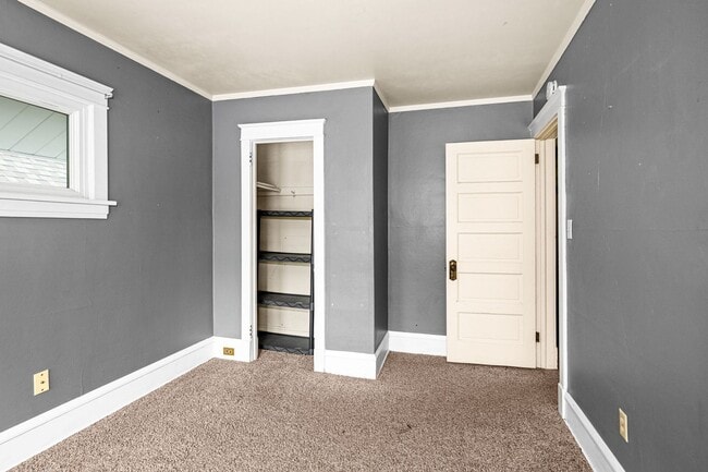 Building Photo - AVAILABLE NOW! 3 Bed/ 1 Bath Single Family...