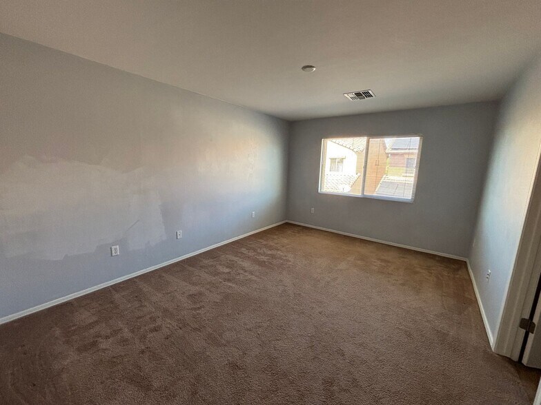 Building Photo - 6028 S Sweet Birch Ln