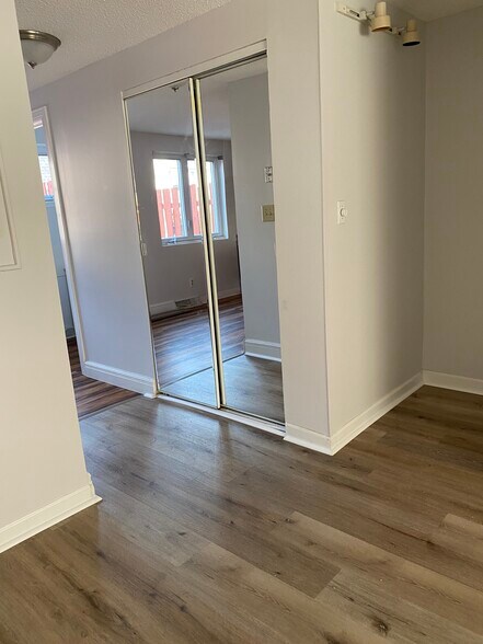 Building Photo - 17 Stoneledge Ct