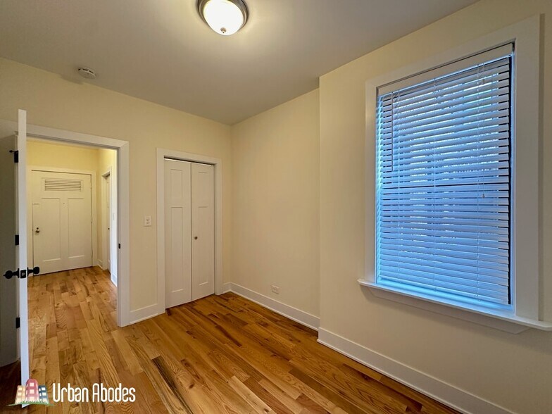 Building Photo - 342 Park Ave