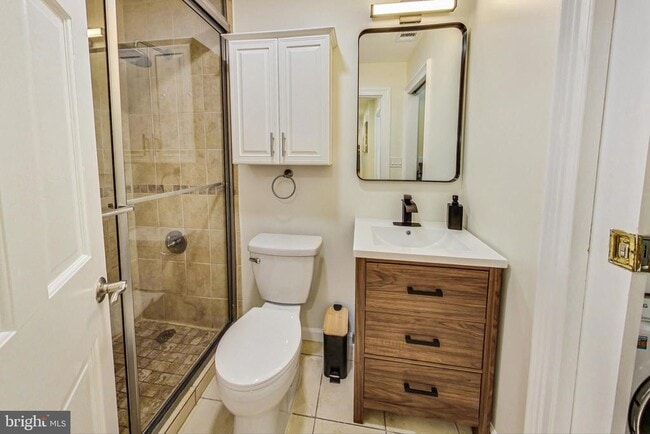 Building Photo - 4814 Hampden Ln