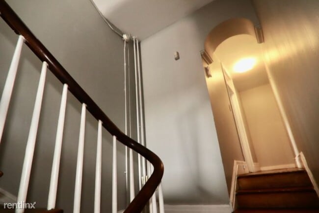 Building Photo - 4 br, 1.5 bath House - 700 N Howard St