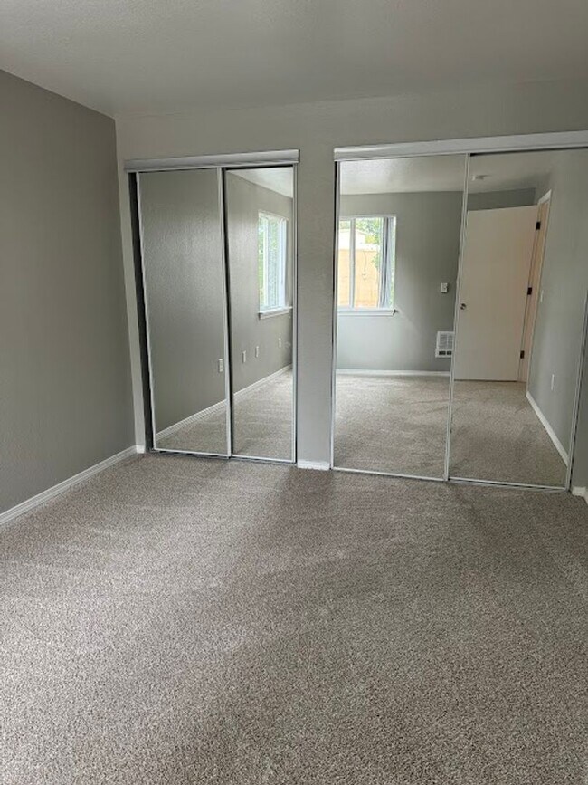 Building Photo - The ideal space to balance life, work and play.