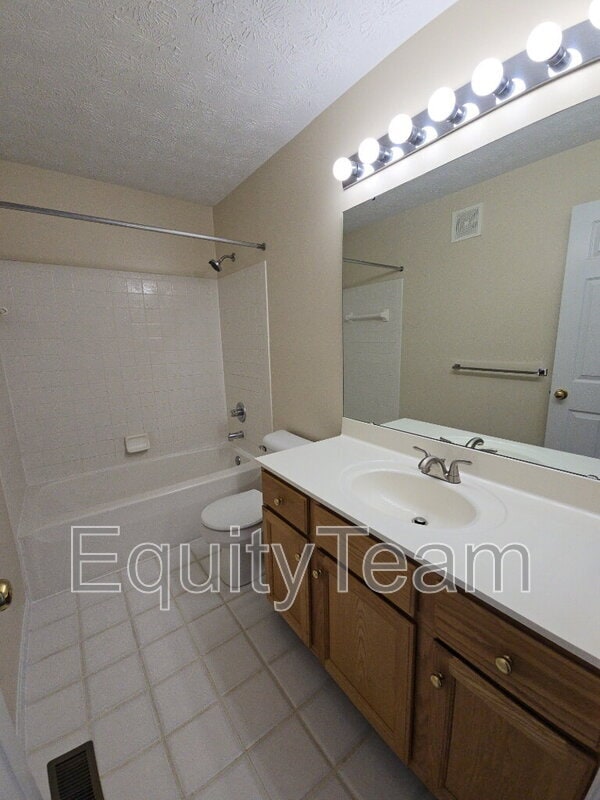 Building Photo - 6545 Farmbrooke Ct