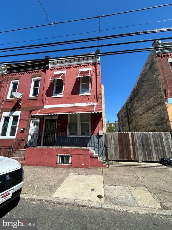 Building Photo - 2225 N 17th St