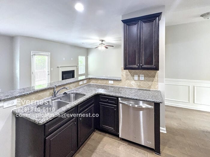 Building Photo - 144 Charolais Dr