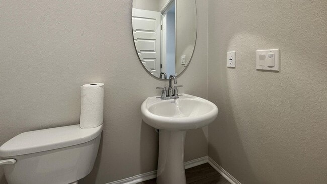 Building Photo - 35333 Hutchinson Pl