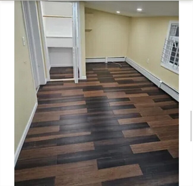 Building Photo - 44 Milton St