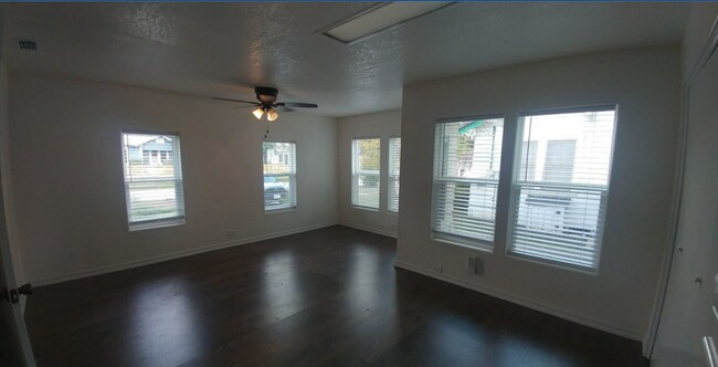 Building Photo - 134 Ward Ave