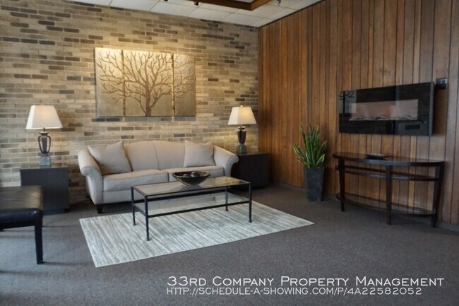 Building Photo - 207 5th Ave SW