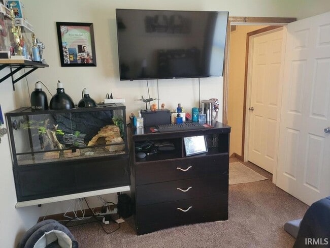 Building Photo - 613 Pines Ln