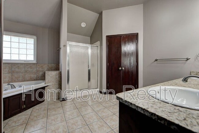 Building Photo - 4214 Topaz Cir