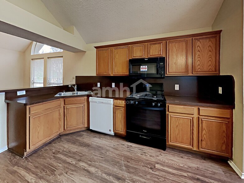 Building Photo - 3001 Morning Dove Ln