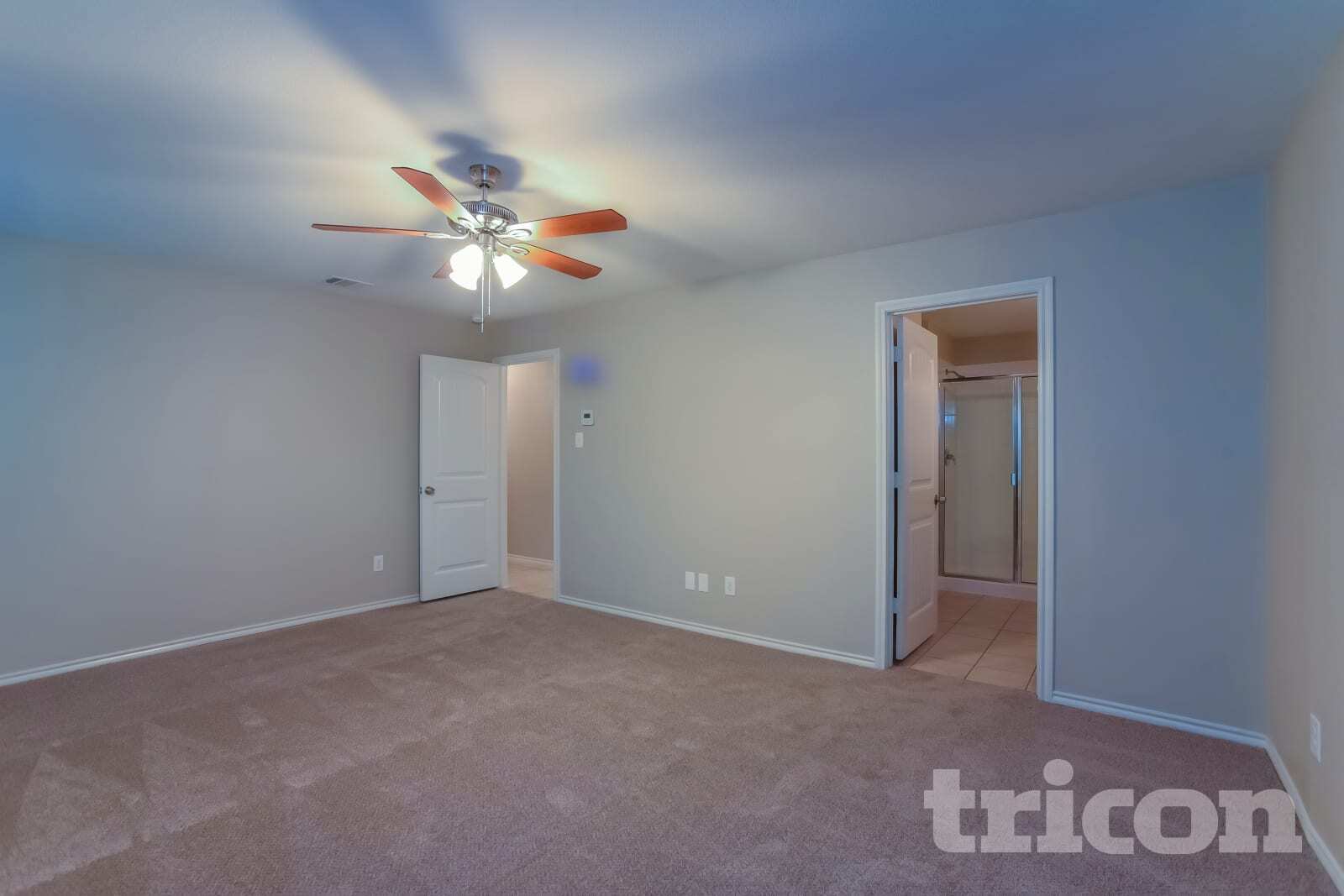 Building Photo - 2511 Glen Hollow Dr