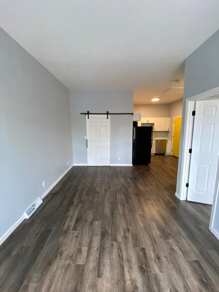 Building Photo - 44 N Main St