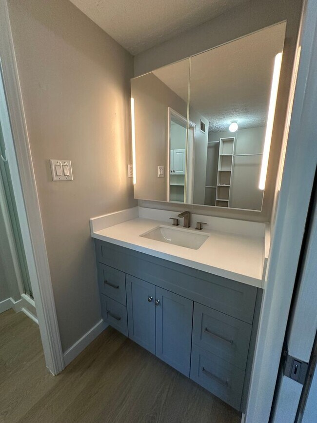 Building Photo - 3BR/2.5BA Townhome for Rent in Middletown - Recently Renovated!