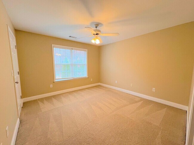 Building Photo - AVAILABLE NOW!  2-bedroom |  2.5-bathroom condo—move-in ready | Easy Access to Downtown Athens