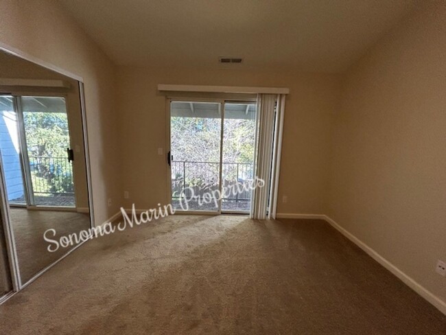 Building Photo - Updated 2-Bedroom, 1.5-Bath Townhouse in S...