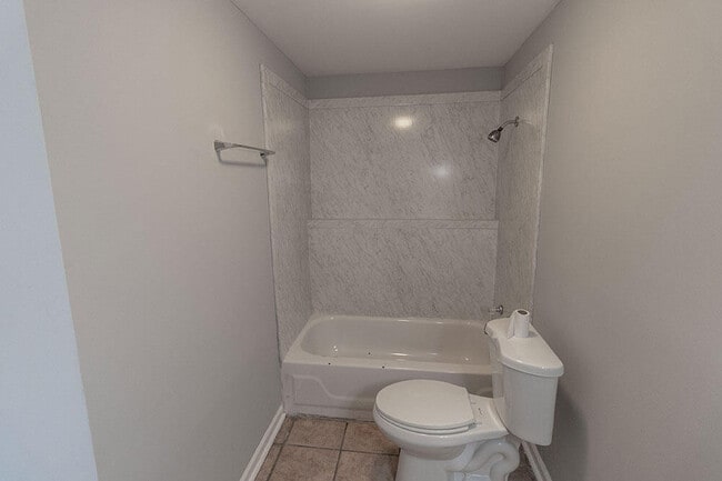 Building Photo - 706 Demaret Dr