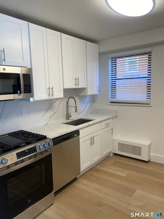 Building Photo - 65 Prospect St