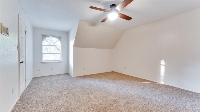 Building Photo - 12702 Ravensway Dr