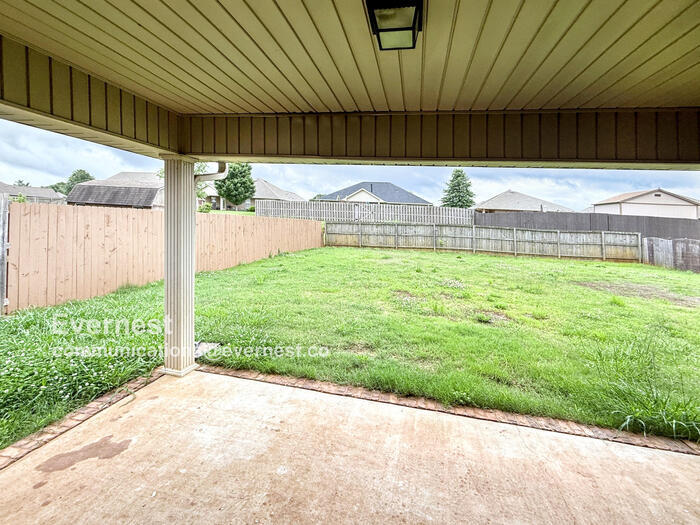 Building Photo - 24752 Rolling Vista Dr