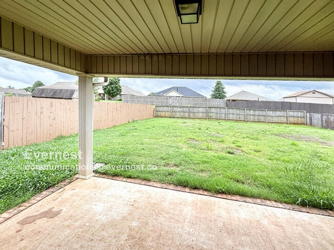 Building Photo - 24752 Rolling Vista Dr