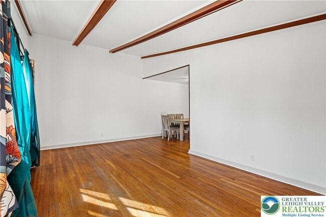 Building Photo - 732 N St Lucas St