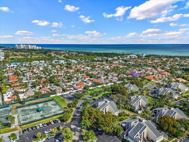 Building Photo - 1605 US-1