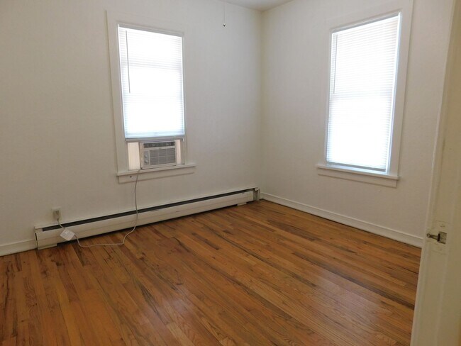 Building Photo - 1304 N 16th St