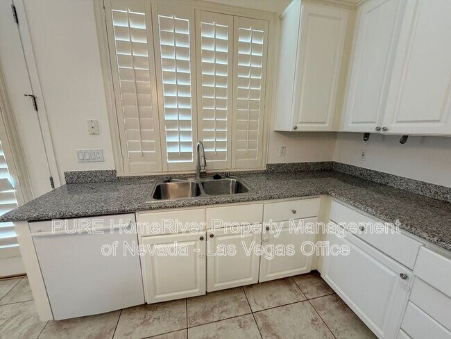 Building Photo - 2121 Stone Croft St