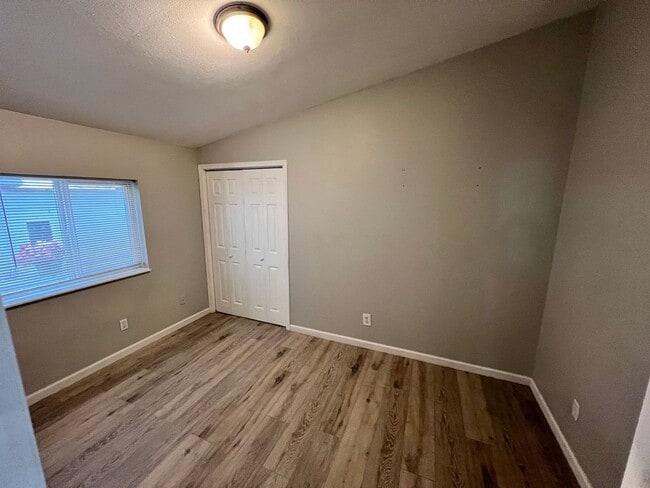 Building Photo - Updated 3 Bedroom / 2 Bath Mobile Home on ...