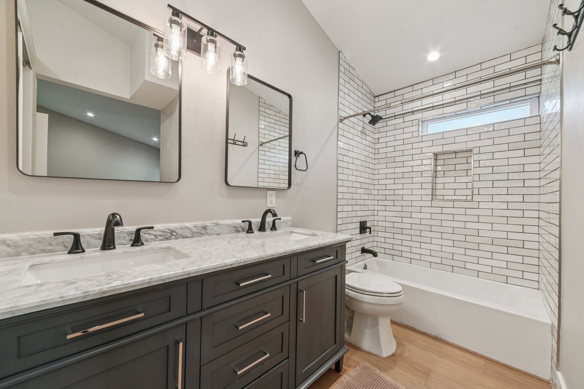 Building Photo - 835 Amigos Way