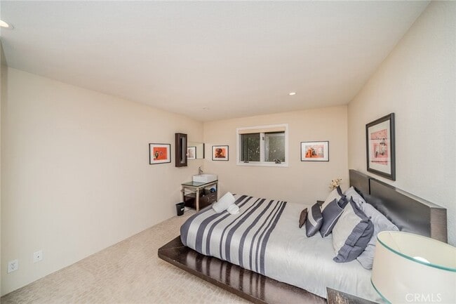 Building Photo - 1600 Palm Tree Dr