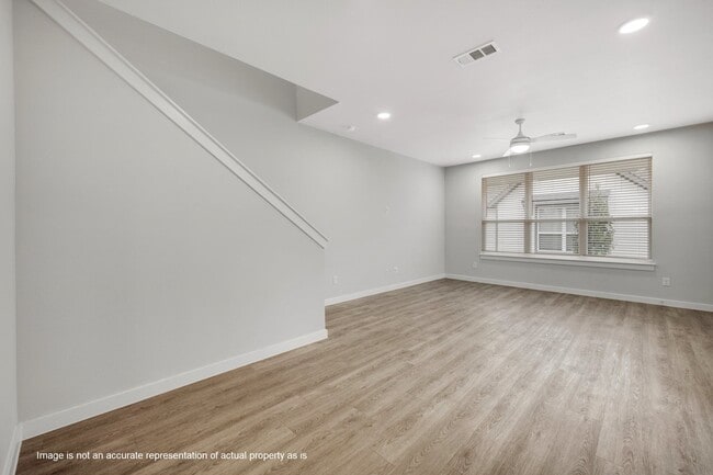 Building Photo - 10103 Danielson Grv Dr