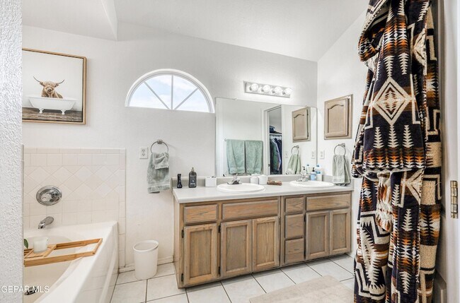 Building Photo - 12748 Tierra Pueblo Dr