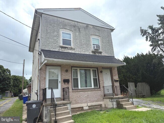 Building Photo - 184 S Roland St