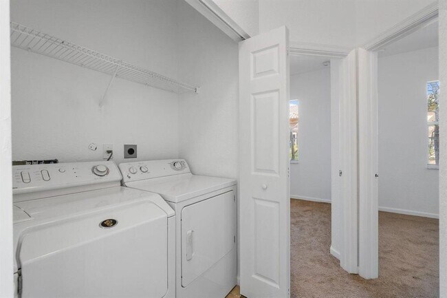 Building Photo - 6549 Diamond Springs Terrace