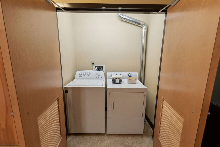 Building Photo - 1695 N Lexington-Springmill Rd