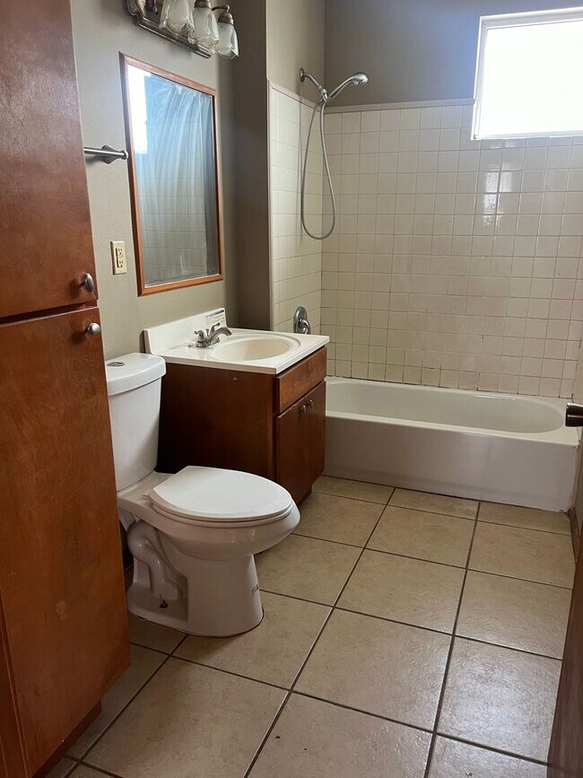 Building Photo - Eagle Duplex