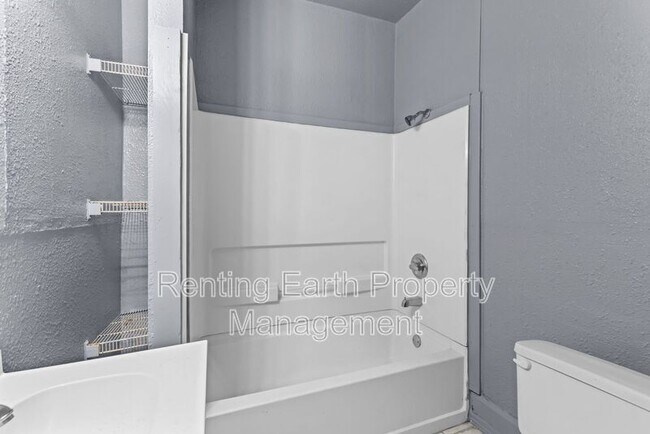 Building Photo - 2335 20th Place Ensley