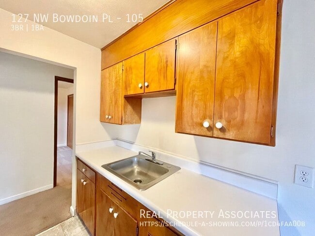 Building Photo - 127 NW Bowdoin Pl