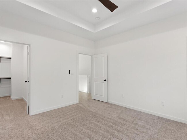 Building Photo - 5704 Elysian St
