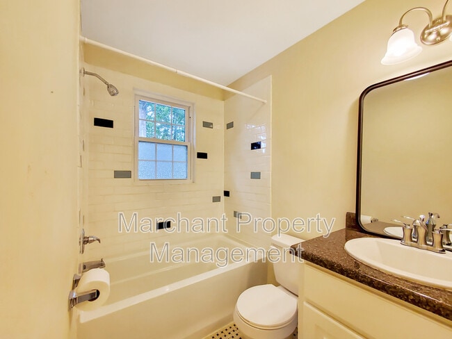 Building Photo - 333 Ridgecrest Dr