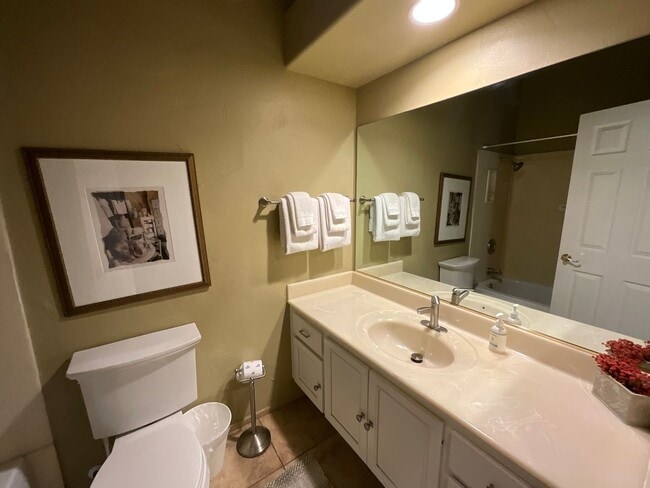 Building Photo - North La Quinta Pool Home