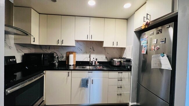 Building Photo - 415 Commonwealth Ave