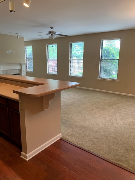 Building Photo - 721 Litty Ct