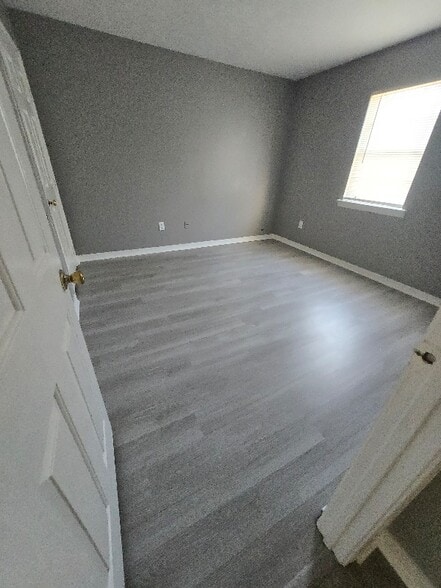 Building Photo - 2201 Jamestown Way