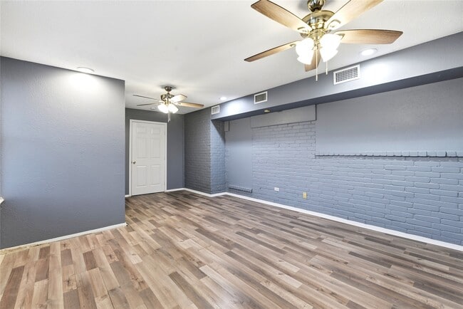 Building Photo - 6009 Leafwood Cir