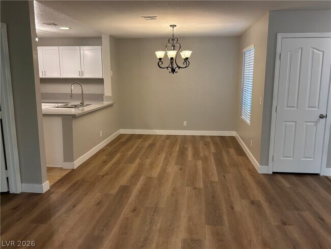 Building Photo - 2635 S Durango Dr